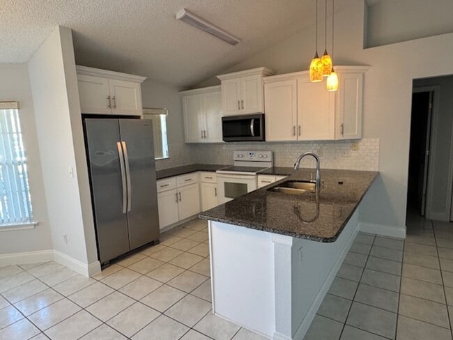 Foto del edificio - Palm Coast F-Section Home