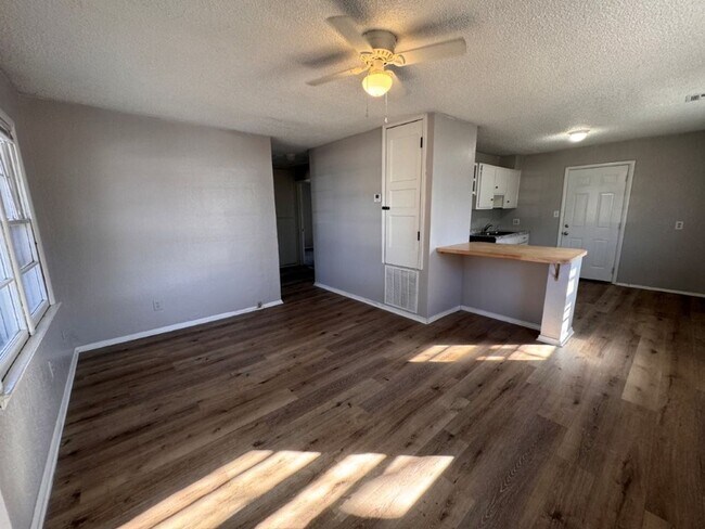 Photo - 2 bed 1 bath in Okc1 New paint and ready for move in! House