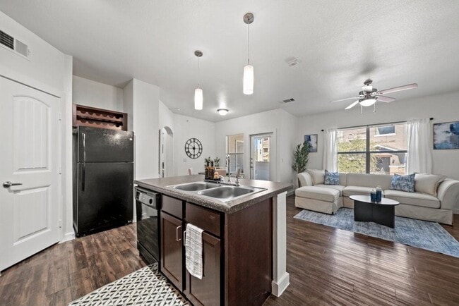 Building Photo - Twin Creeks at Alamo Ranch