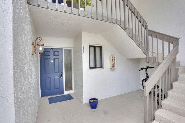 Foto del edificio - 100 Pelican Pointe Dr