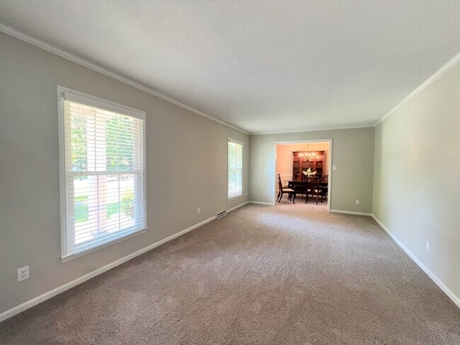 Building Photo - ~~ Spectacular Updated Ranch Home ~~