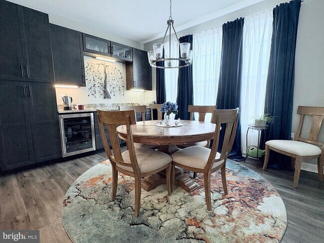Foto del edificio - 7318 Mountaineer Dr
