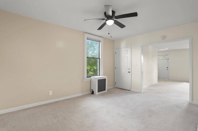 Building Photo - 5827 Tyndall Ave