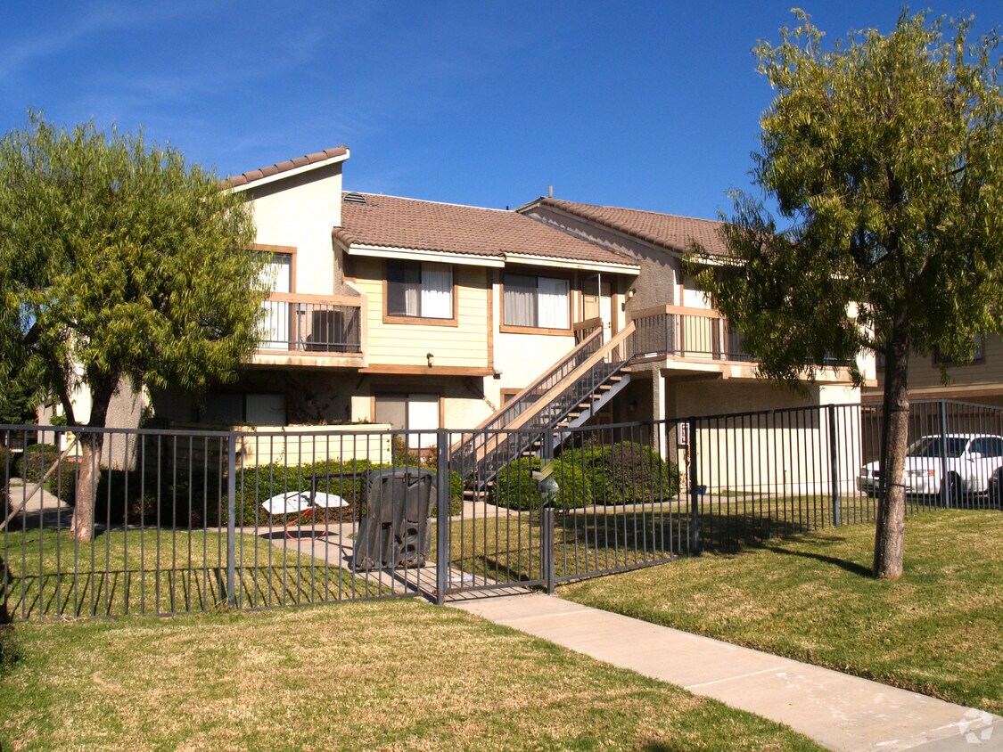 Foto del edificio - 8161 8th St