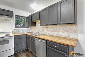 Building Photo - 12636 Silver Fox Ln