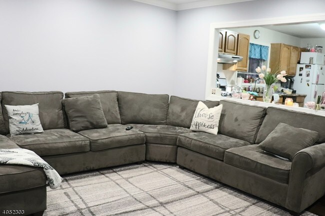 Foto del edificio - 36 Weaver Ave