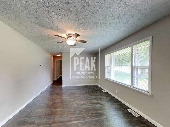 Foto del edificio - HOME FOR RENT IN ANDERSON