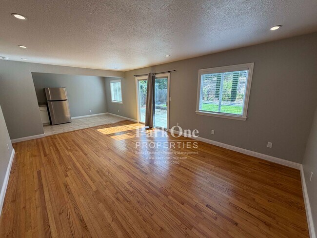 Foto del edificio - 5098 Black Oak Rd