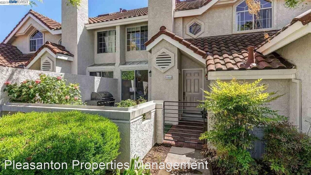 2 br, 1.5 bath House 11868 Pollardstown Ct. House Rental in Dublin