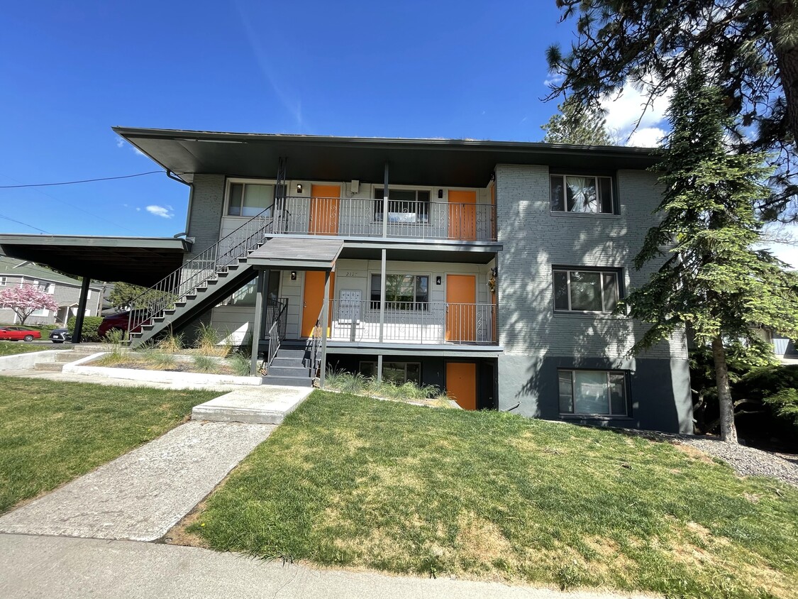 Primary Photo - Browne’s 8 Apartments