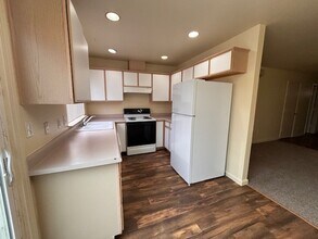 Building Photo - 296 Sweetwater Cir
