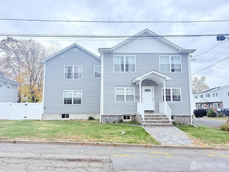 Foto principal - 42 Nelson Ave