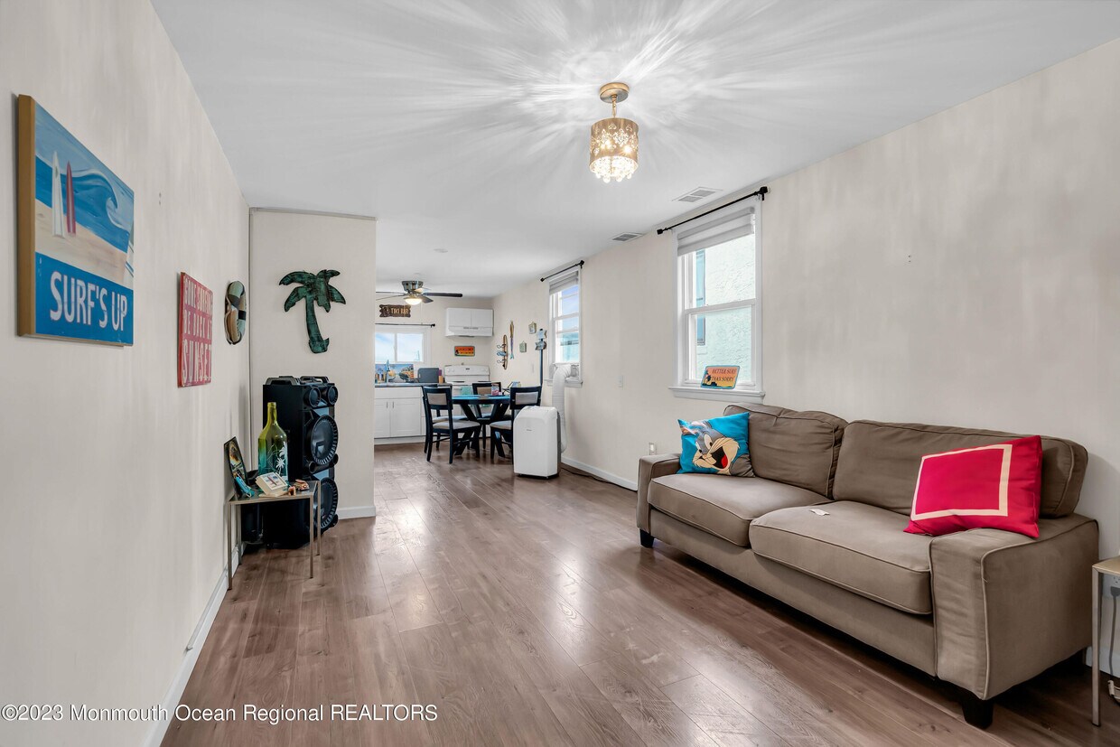 1072 Ocean Ave Unit 4, Sea Bright, NJ 07760 Room for Rent in Sea Bright, NJ