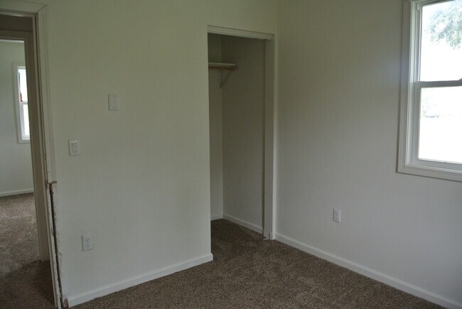 Foto del edificio - 1711 2nd Ave NW