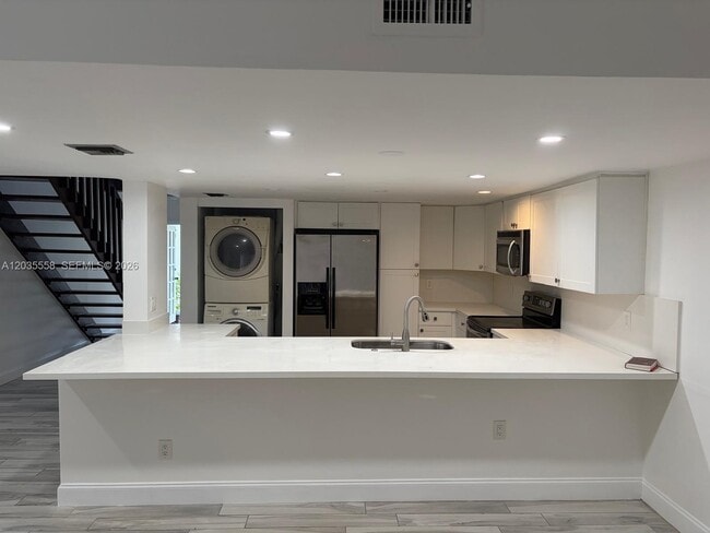 Building Photo - 1403 White Pine Dr