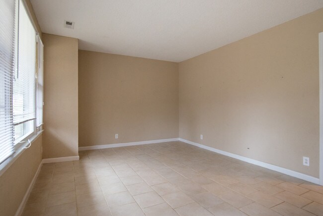 Building Photo - Cozy 3 Bedroom in Clarksville!