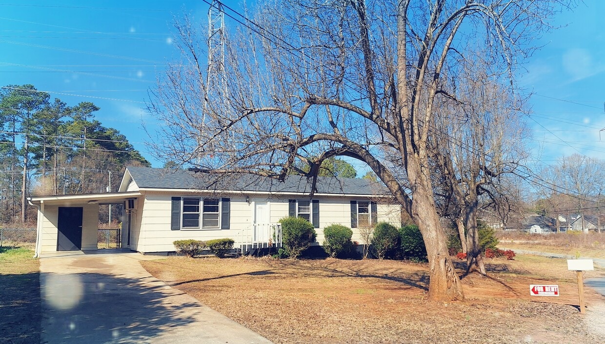 Primary Photo - 500 Country Creek Dr