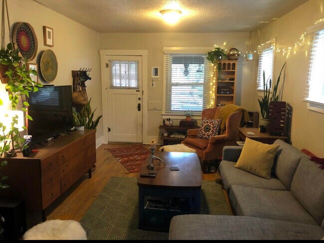 Foto del edificio - 2621 N Columbine St