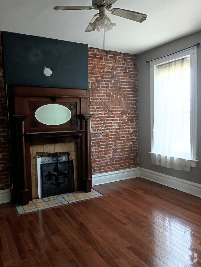 Building Photo - 4386 Chouteau Ave