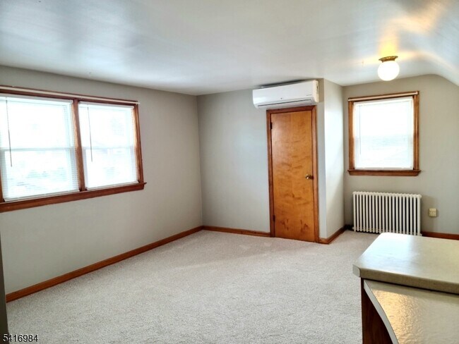 Foto del edificio - 69 N 12th Ave