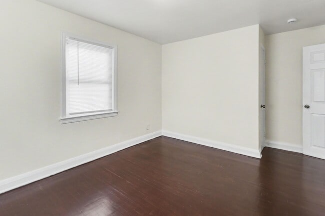 Building Photo - 3219 Taylor Ave