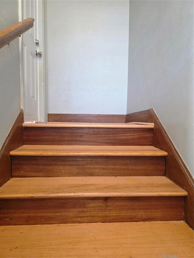 Building Photo - 1725 NW 18th St