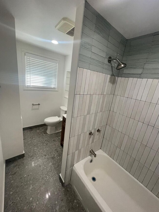 Building Photo - Excellent Tahoe Park Home.