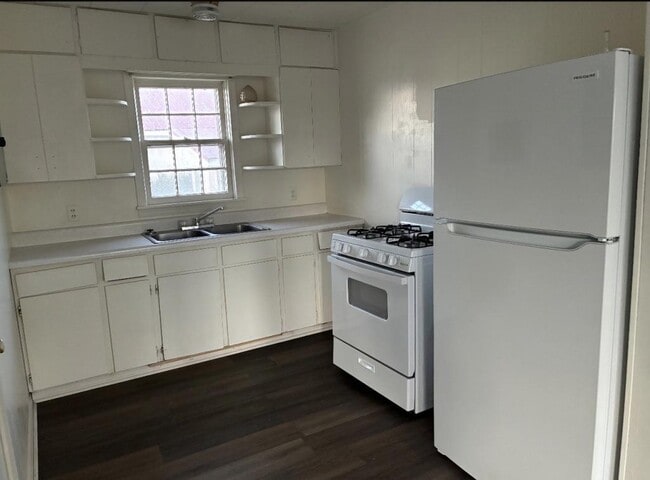 Building Photo - 408 S Highland Ave