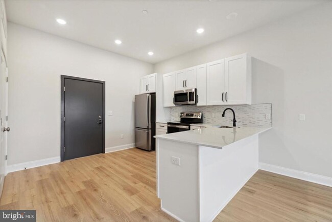 Building Photo - 2157 E Lehigh Ave