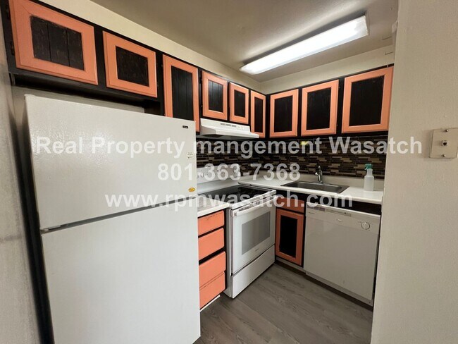 Building Photo - 306 E 700 S
