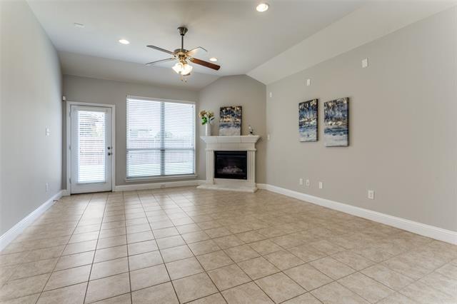 Building Photo - 2400 Wrexham Dr