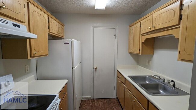 Foto del edificio - 132 Rolland St