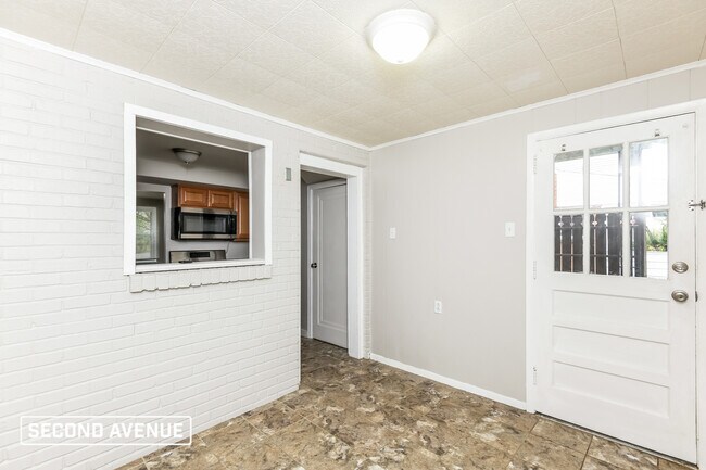 Foto del edificio - 43 Glenview Ave