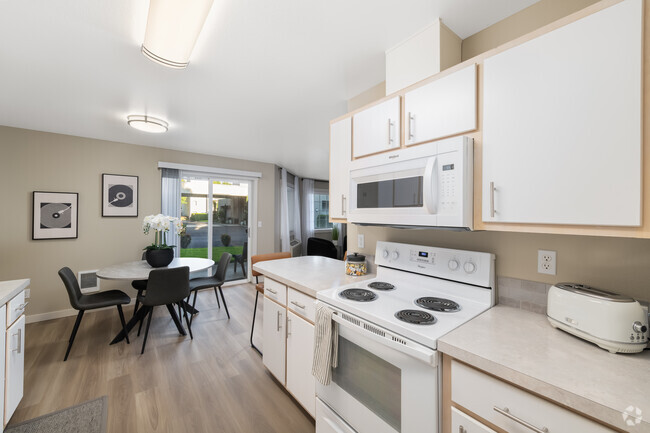 Model kitchen - Regency Apartments