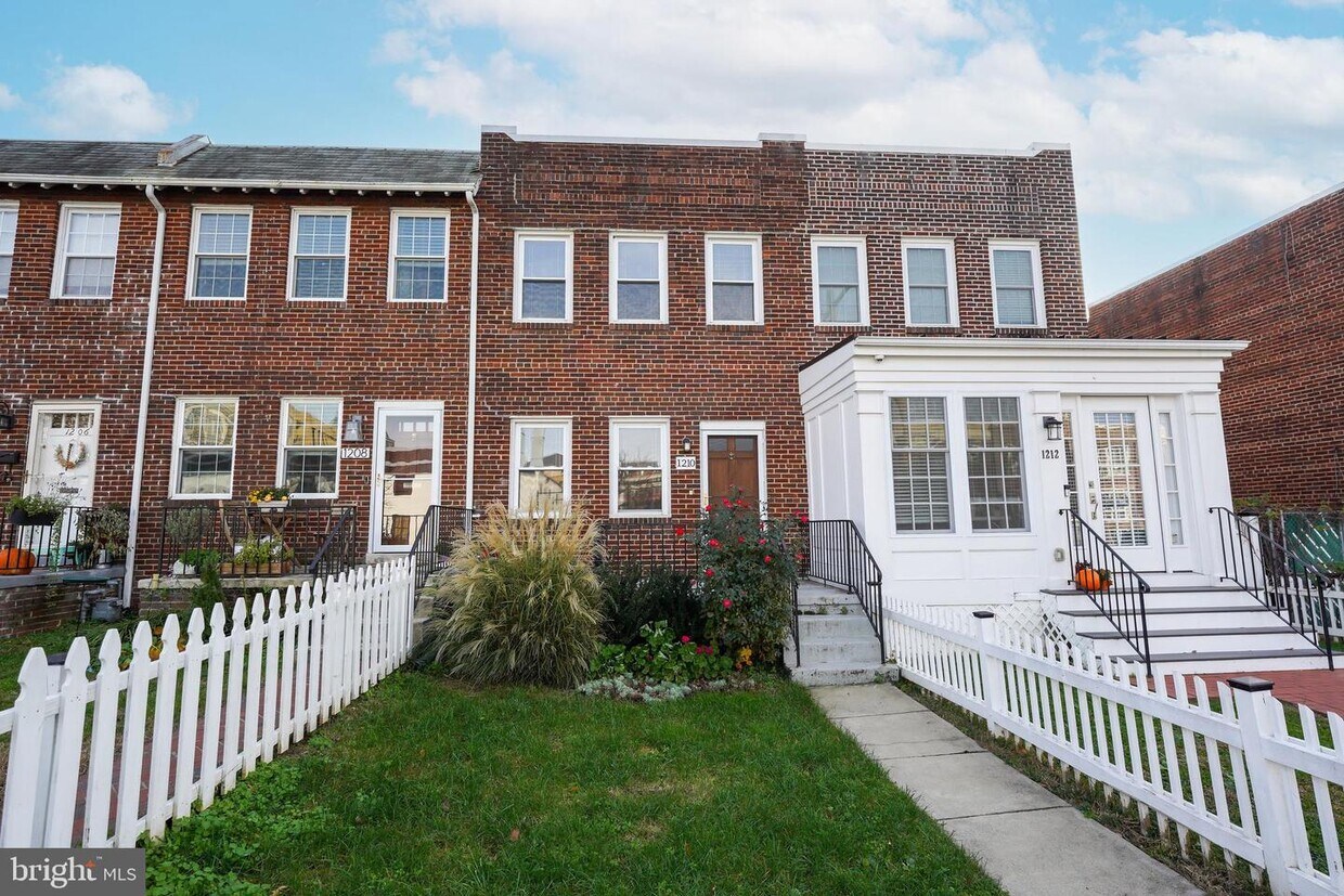 1210 Oronoco St, Alexandria, VA 22314 Townhome Rentals in Alexandria