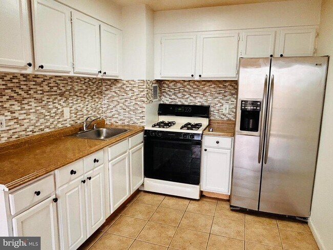 Building Photo - 1828 Metzerott Rd