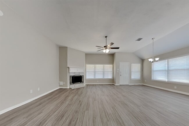 Foto del edificio - 3123 Candle Cabin Ln