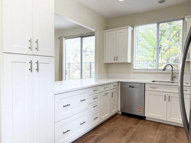 Building Photo - Single Family Home in Mission San Luis Rey!
