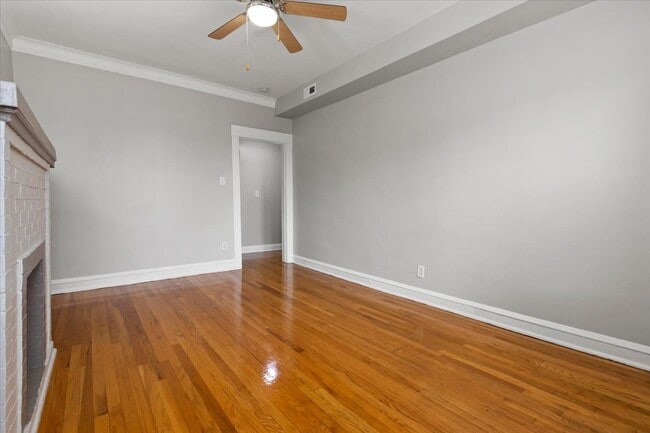 Building Photo - 1049 N Spaulding Ave