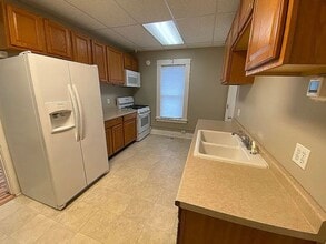 Building Photo - 5735 3rd Ave