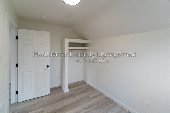 Foto del edificio - 227 E Ermina Ave