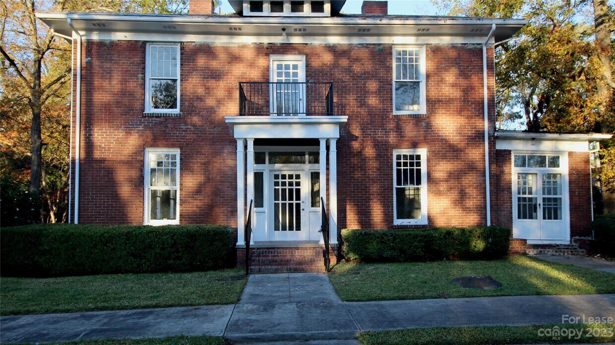 Foto principal - 107 Pine St