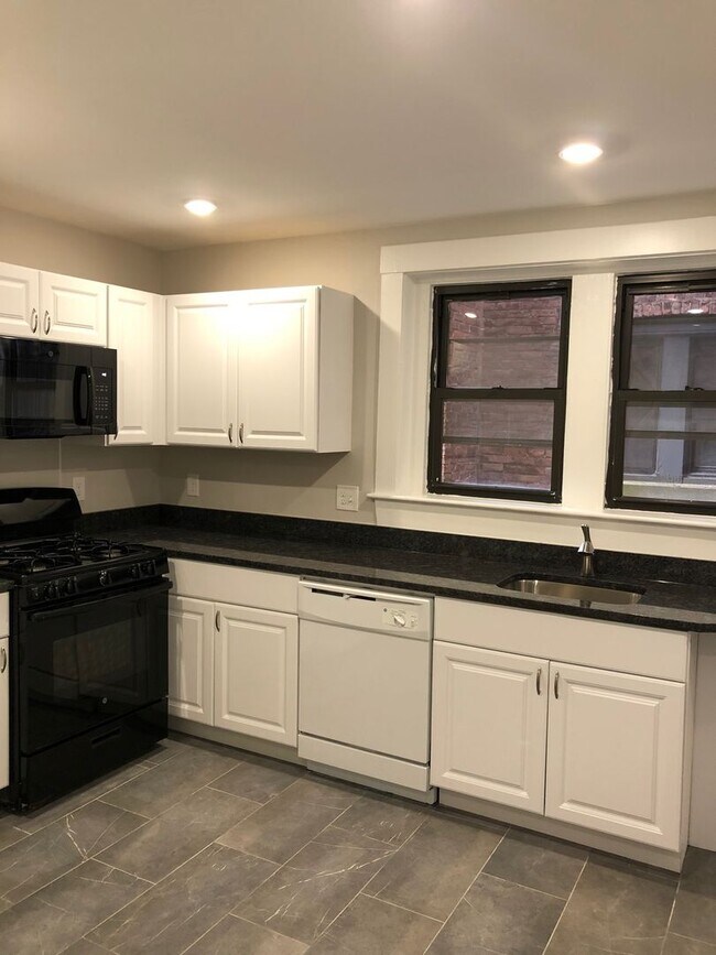 Foto del edificio - 9 Upland Rd