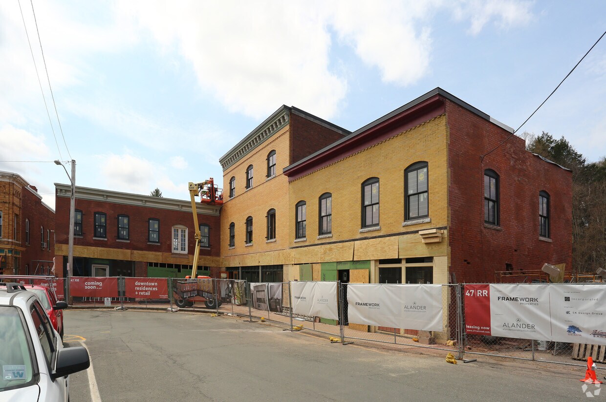Building Photo - 47 Railroad St