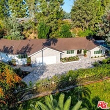 Building Photo - 4732 Del Moreno Dr