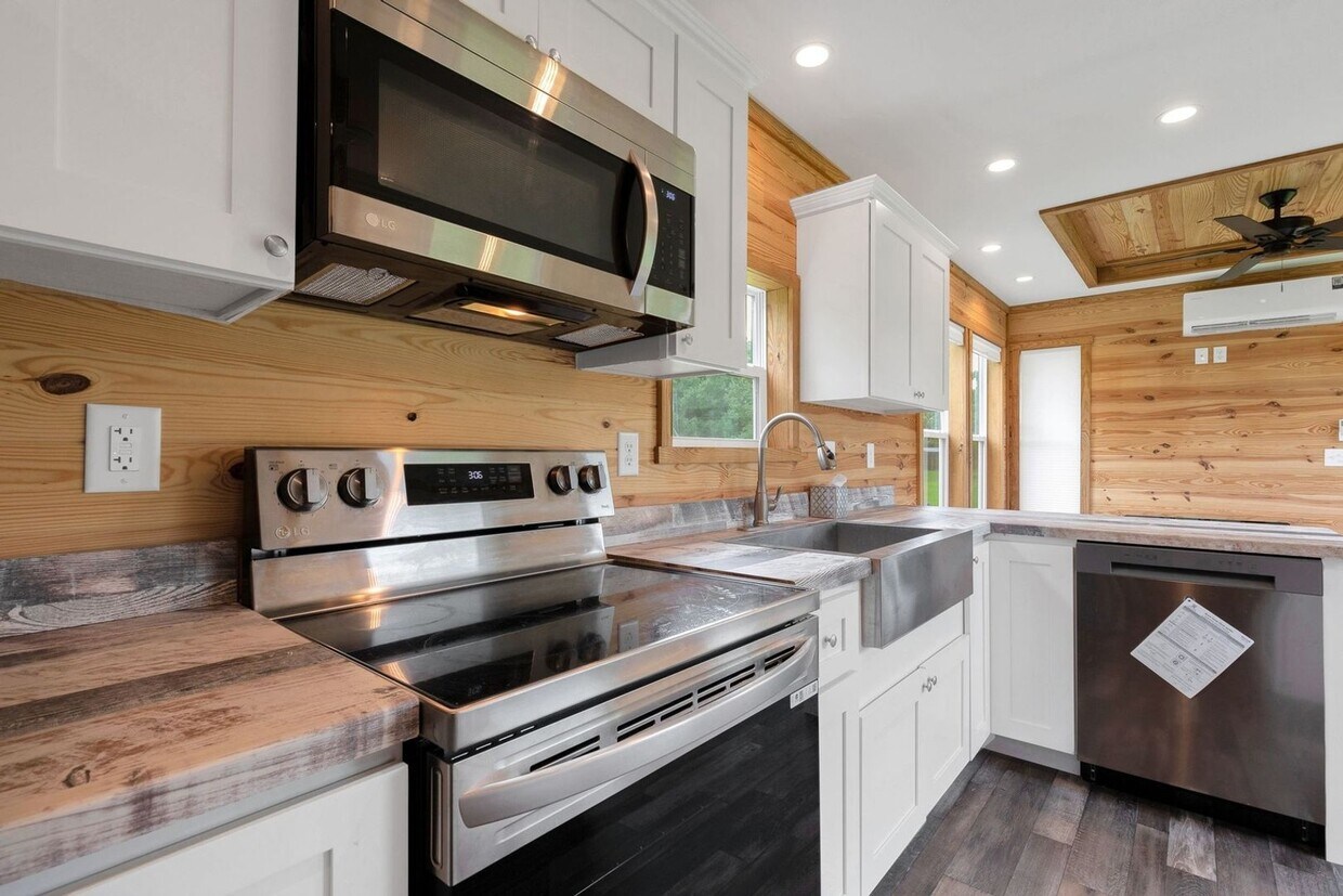 Foto principal - 2025 Tiny Home in Grand Bay