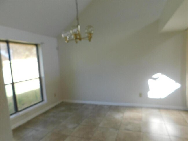 Foto del edificio - 2206 Laurel Land Ln