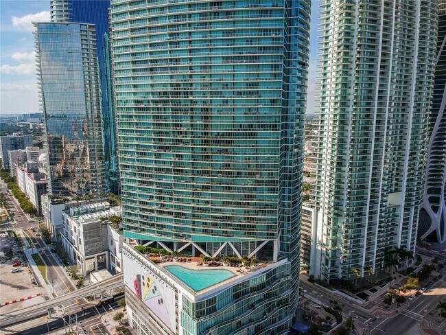 Foto del edificio - 888 Biscayne Blvd
