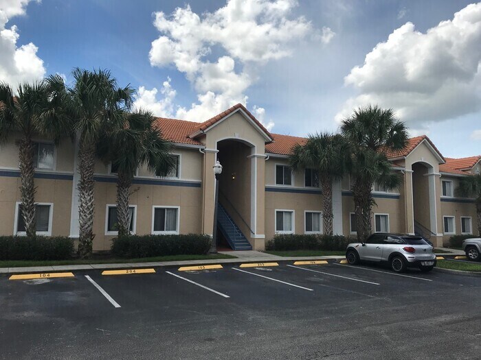 Foto principal - 13220 Galicia St