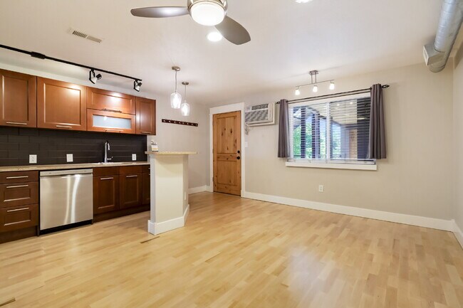 Foto del edificio - Affordable Lux One Bedroom in West Wash Park